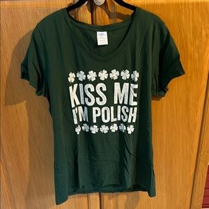 St Patricks day, Dark Green Tee Kiss me im Polish